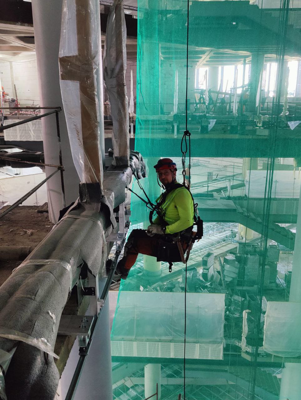 Монтаж систем безопасности для фасада нового офиса Яндекса в Москве